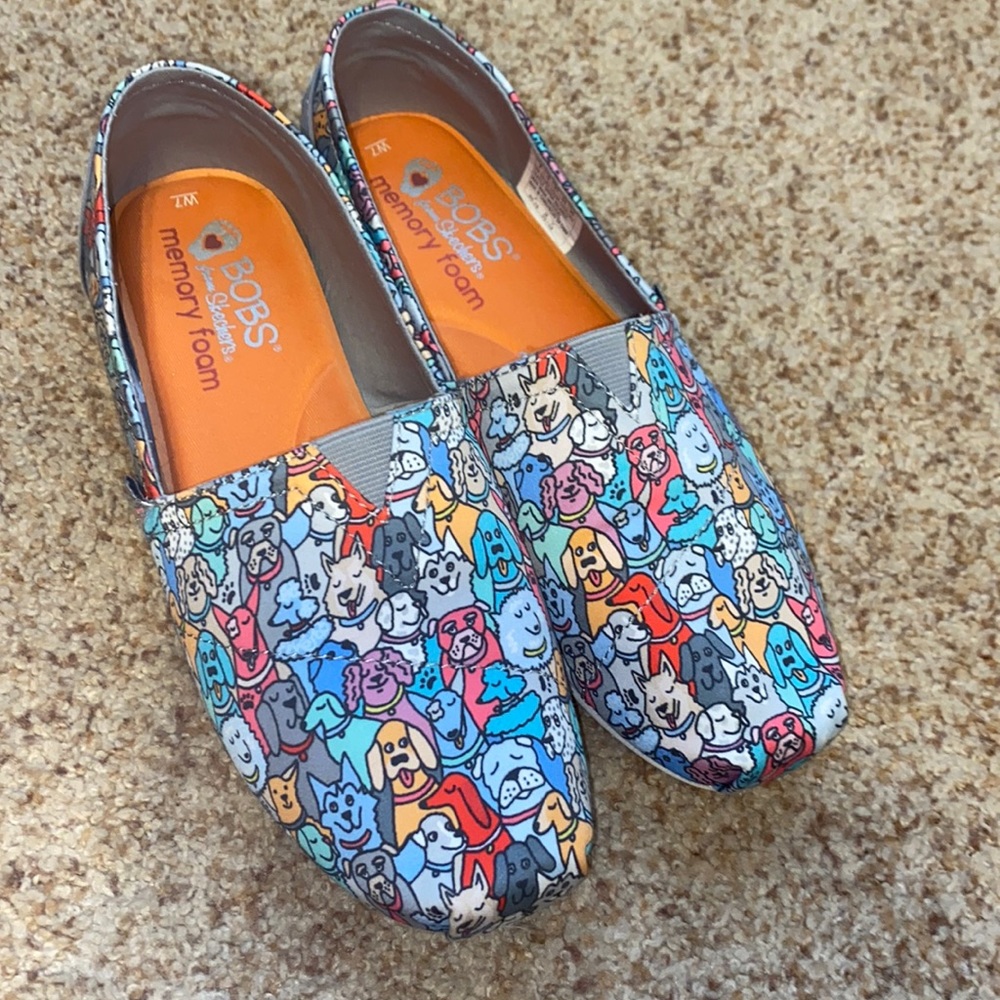 Women’s US size 7 slip on colorful dog Skechers